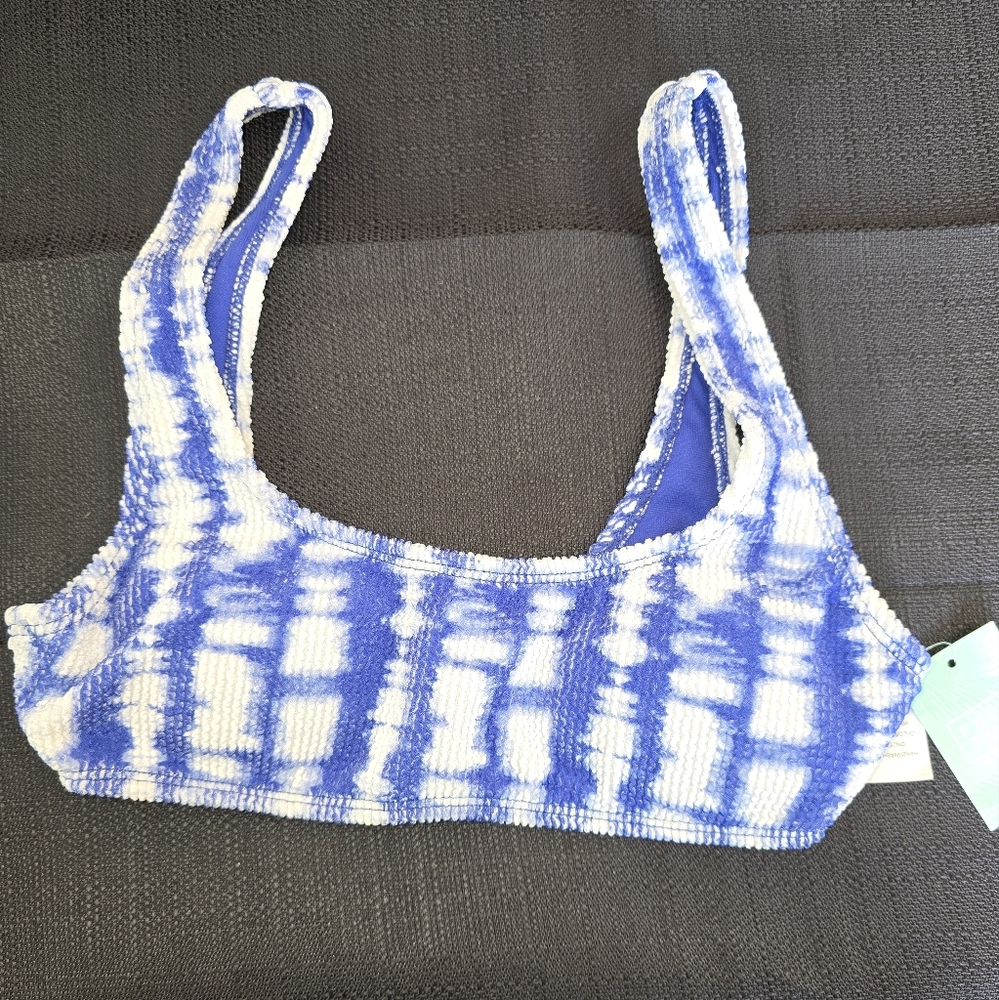 Tillys Blue and White Textured Crop Swim Top